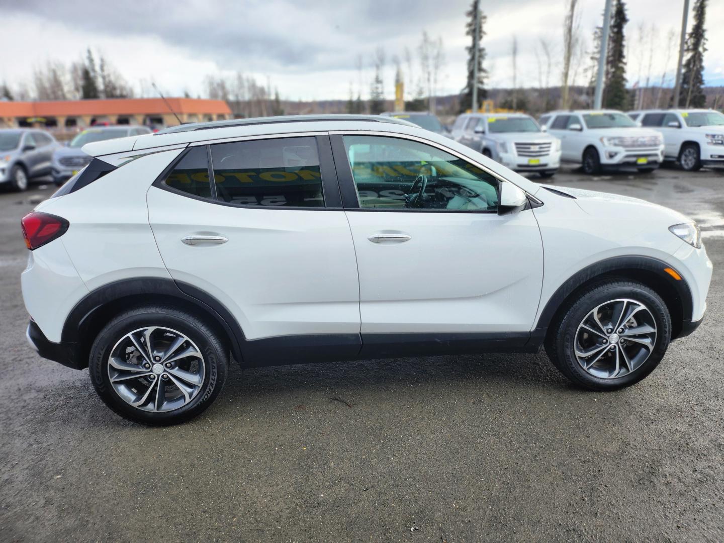 2021 Buick Encore GX GX (KL4MMESL6MB) with an 1.3l turbo engine, 6-Speed Automatic transmission, located at 1960 Industrial Drive, Wasilla, 99654, (907) 274-2277, 61.573475, -149.400146 - Photo#7